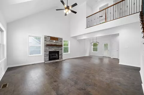 516 Poplar Bnd, Dickson, TN 37055 photo 2