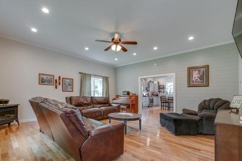 1107 C C C Rd, Dickson, TN 37055 photo 4