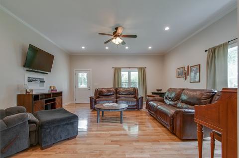 1107 C C C Rd, Dickson, TN 37055 photo 3