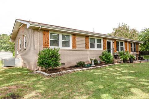 110 Cardinal Cir, Dickson, TN 37055 photo 1