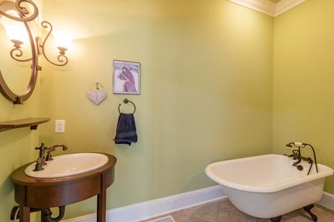 836 Dixie Bee Rd, Adams, TN 37010 photo 49