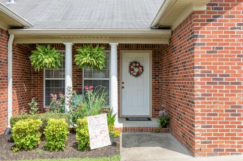 203 Johnstone Dr, Dickson, TN 37055 photo 1