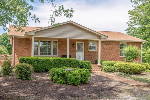 1061 Myatt Loop Rd, Burns, TN 37029 photo 1