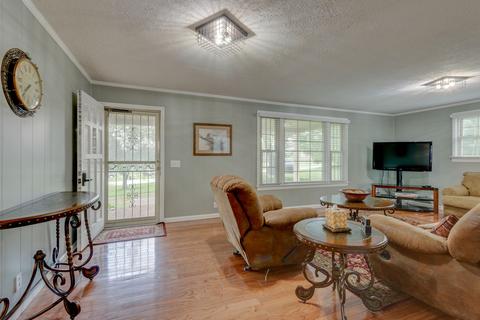 1061 Myatt Loop Rd, Burns, TN 37029 photo 3