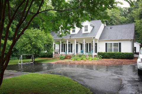 1048 Westfield Rd, Dickson, TN 37055 photo 1