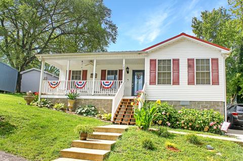 122 W Spring St, Dover, TN 37058 photo 2