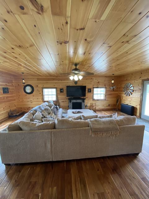 221 Riddle Ln, Loretto, TN 38469 photo 6