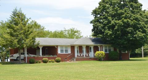 815 Spring St, Dover, TN 37058 photo 1