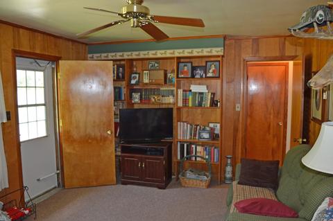 815 Spring St, Dover, TN 37058 photo 4
