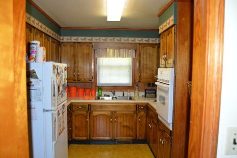 815 Spring St, Dover, TN 37058 photo 2