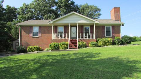 671 Lakeside Dr, Springfield, TN 37172 photo 1