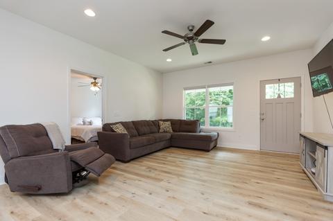210 23rd Ave E, Springfield, TN 37172 photo 4