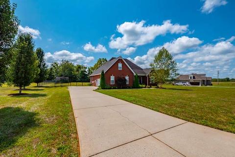 104 Glider Loop E, Eagleville, TN 37060 photo 2