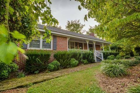 207 4th Ave N, Decherd, TN 37324 photo 2