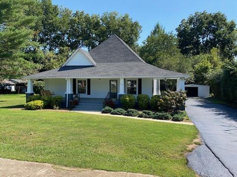 102 Bennett St, Decherd, TN 37324 photo 2