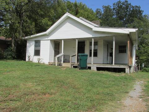 654 E Jefferson St, Pulaski, TN 38478 photo 2