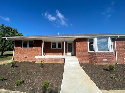 1535 Duke Loop, Dickson, TN 37055 photo 2