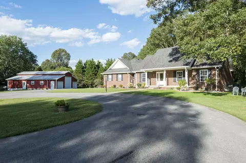 1920 Skyview Dr, Centerville, TN 37033 photo 2