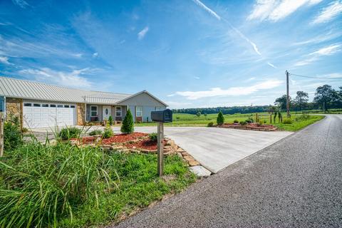 212 Pollard Rd, Walling, TN 38587 photo 3