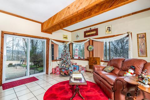 615 Sumac Rd, Pulaski, TN 38478 photo 4