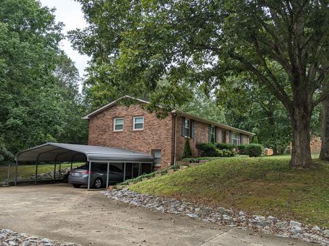 1925 Skyview Dr, Centerville, TN 37033 photo 1