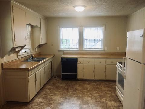 451 E Madison St, Pulaski, TN 38478 photo 9