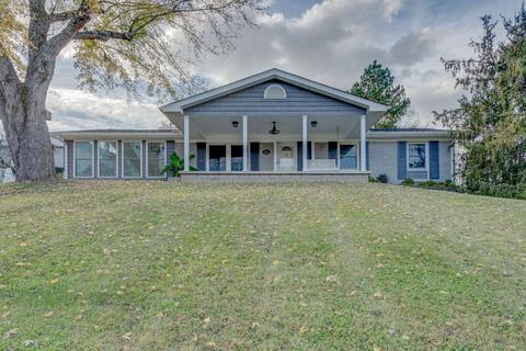 1111 Ridgecrest Dr, Dickson, TN 37055 photo 2