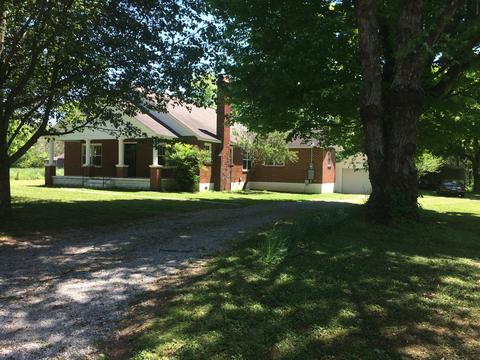 672 Spring St, Decherd, TN 37324 photo 1