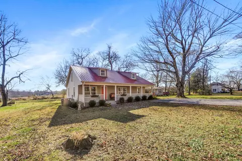 124 S 3rd St, Dickson, TN 37055 photo 5