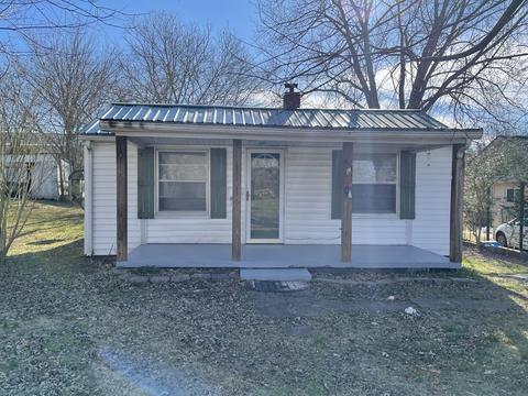 407 Dull St, Dickson, TN 37055 photo 1