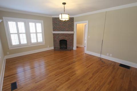 400 E College St, Murfreesboro, TN 37130 photo 4