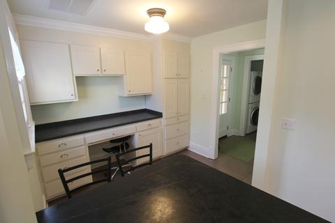 400 E College St, Murfreesboro, TN 37130 photo 8