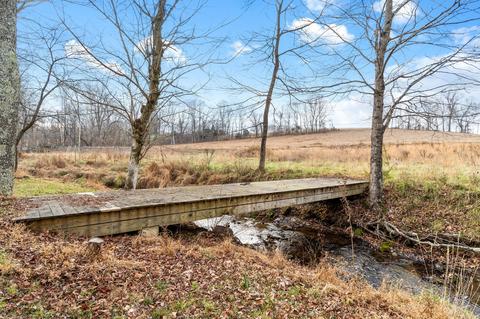 140 Batson Rd, Cunningham, TN 37052 photo 1