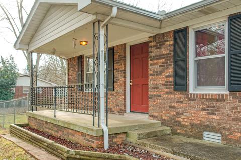 400 E Cedar St, Dickson, TN 37055 photo 4