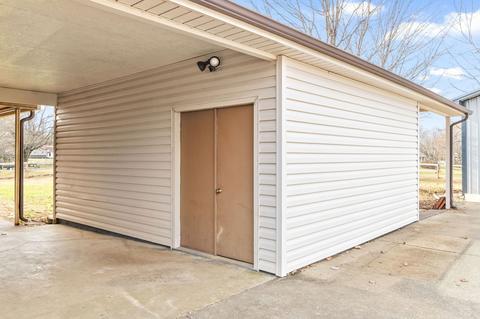 102 E Circle Dr, Burns, TN 37029 photo 24
