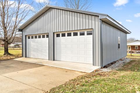 102 E Circle Dr, Burns, TN 37029 photo 27