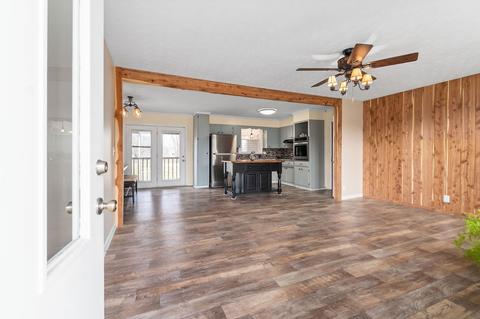 102 E Circle Dr, Burns, TN 37029 photo 4