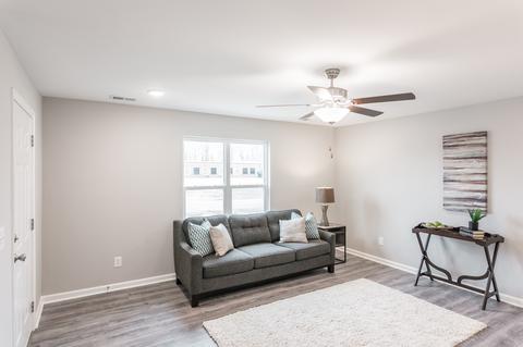 811 Ms Couts Blvd, Springfield, TN 37172 photo 11