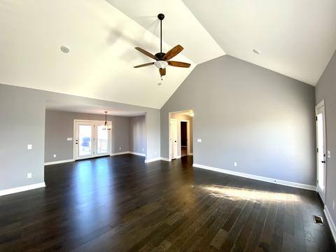 605 Womack Rd, Bethpage, TN 37022 photo 4