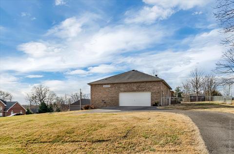 800 Blakemore Rd, Dickson, TN 37055 photo 3