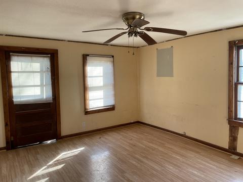 602 W Walnut St, Dickson, TN 37055 photo 5