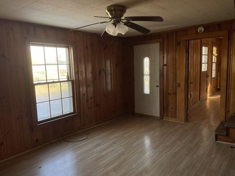 602 W Walnut St, Dickson, TN 37055 photo 2