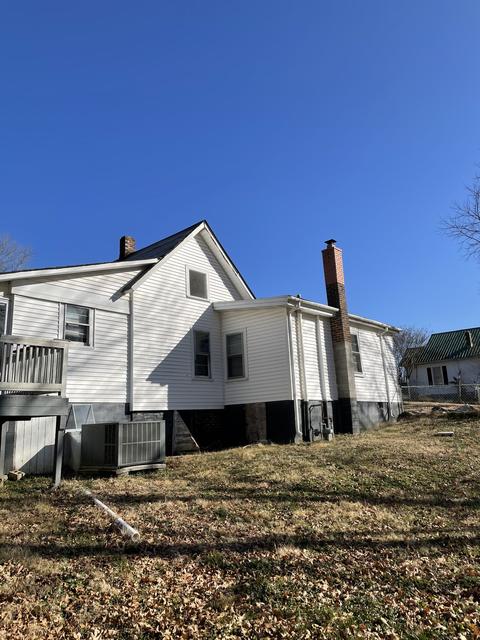 602 W Walnut St, Dickson, TN 37055 photo 8