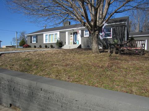 405 Third Ave E, Carthage, TN 37030 photo 2