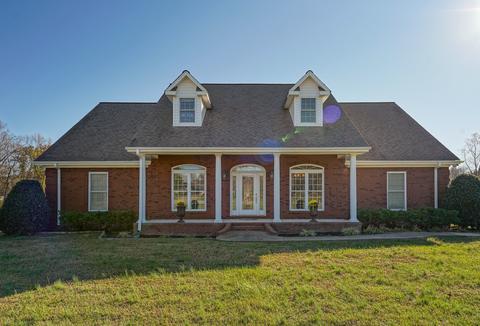 137 Busby Rd, Loretto, TN 38469 photo 3