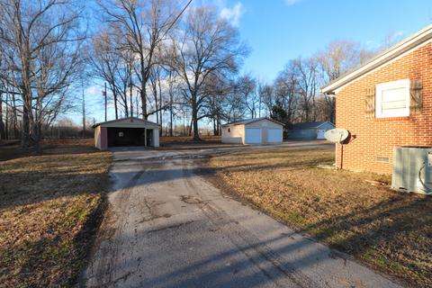 321 E Maple St, Morrison, TN 37357 photo 4