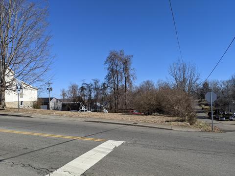 107 E Rickert Ave, Dickson, TN 37055 photo 1