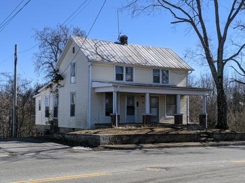 105 E Rickert Ave, Dickson, TN 37055 photo 4