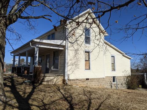 105 E Rickert Ave, Dickson, TN 37055 photo 2