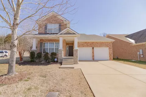 1640 Robindale Dr, Hermitage, TN 37076 photo 1